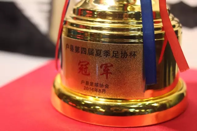 小组赛首名出线！中国男足战平阿联酋，调侃对手小动作频繁